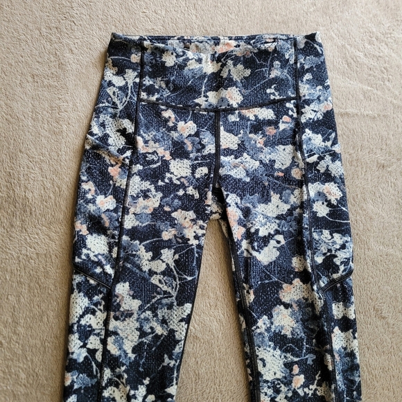 Lululemon Speed Up Tight Full-On Luxtreme 28" Spring Bloom Multi size 2 - Picture 4 of 14
